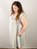 Curvy Casual Knit V-Neck Printed Dress