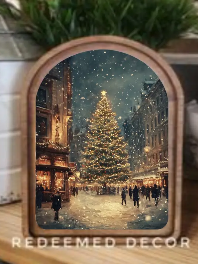 Arched Christmas Tree Main Street