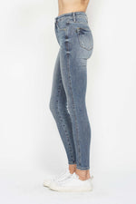 Judy Blue Tummy Control Contrast Wash Skinny Jeans  (Online Exclusive)