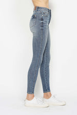 Judy Blue Tummy Control Contrast Wash Skinny Jeans  (Online Exclusive)