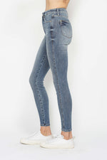 Judy Blue Tummy Control Contrast Wash Skinny Jeans  (Online Exclusive)