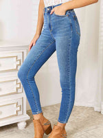 Judy Blue HW Non-Distressed Medium-Light Skinny Jeans (Online Exclusive)
