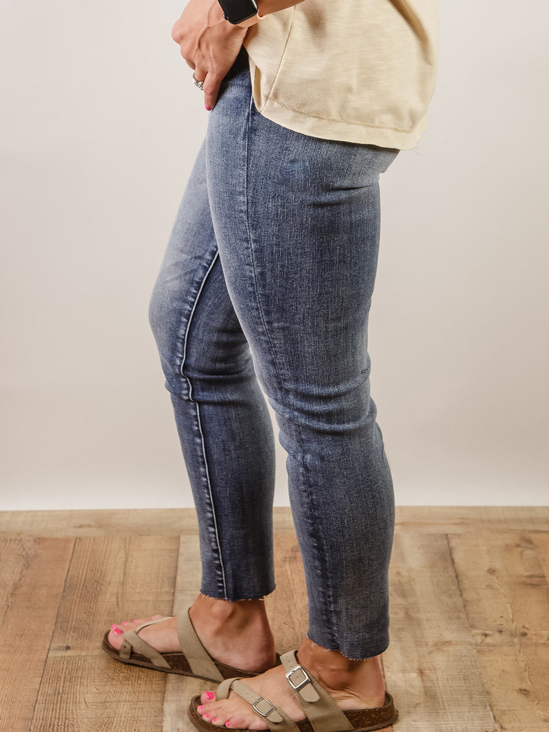 Curvy Judy Blue High-Rise Relaxed Cropped Raw Hem Denim with Back Distressed Pocket
